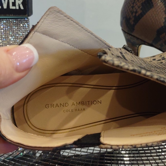 Arietta Cole Haan Grand 360 Snakeskin Ambition Heel Ankle Boots 8 NEW Women Fall - Picture 8 of 8